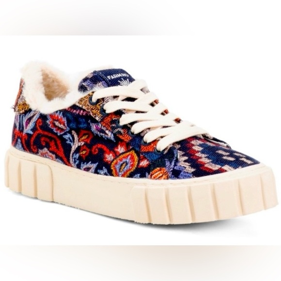 FARM RIO
Ainika Floral Platform Sneaker in Ainika Tapestry Blue Sz 8/EU 39 - Picture 1 of 13